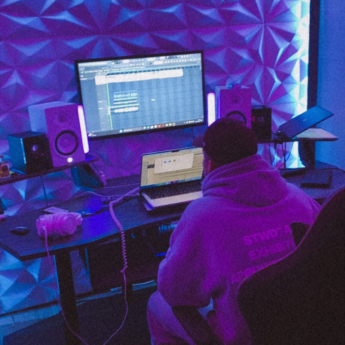 Artista trabajando con NUVORA